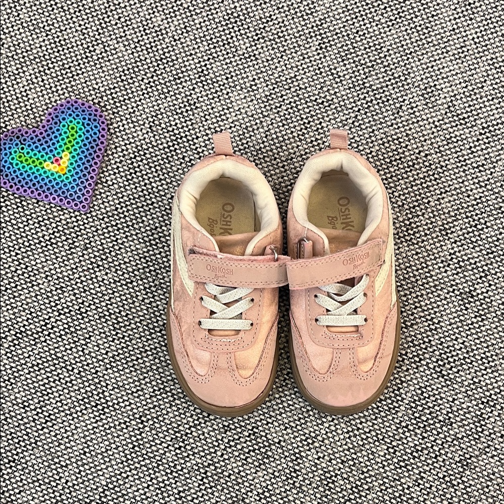 OshKosh B'gosh Light Pink Kids Sneakers size 7